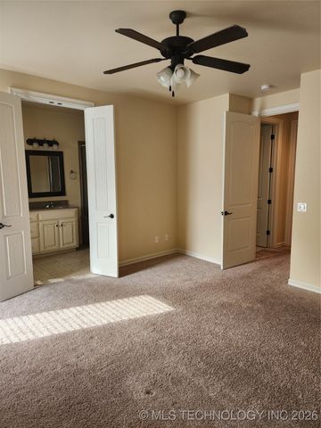 412 E B Street 412 B, Jenks, OK 74037