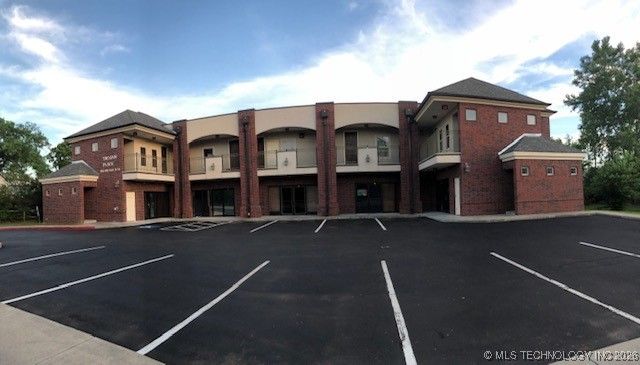 412 E B Street 412 B, Jenks, OK 74037