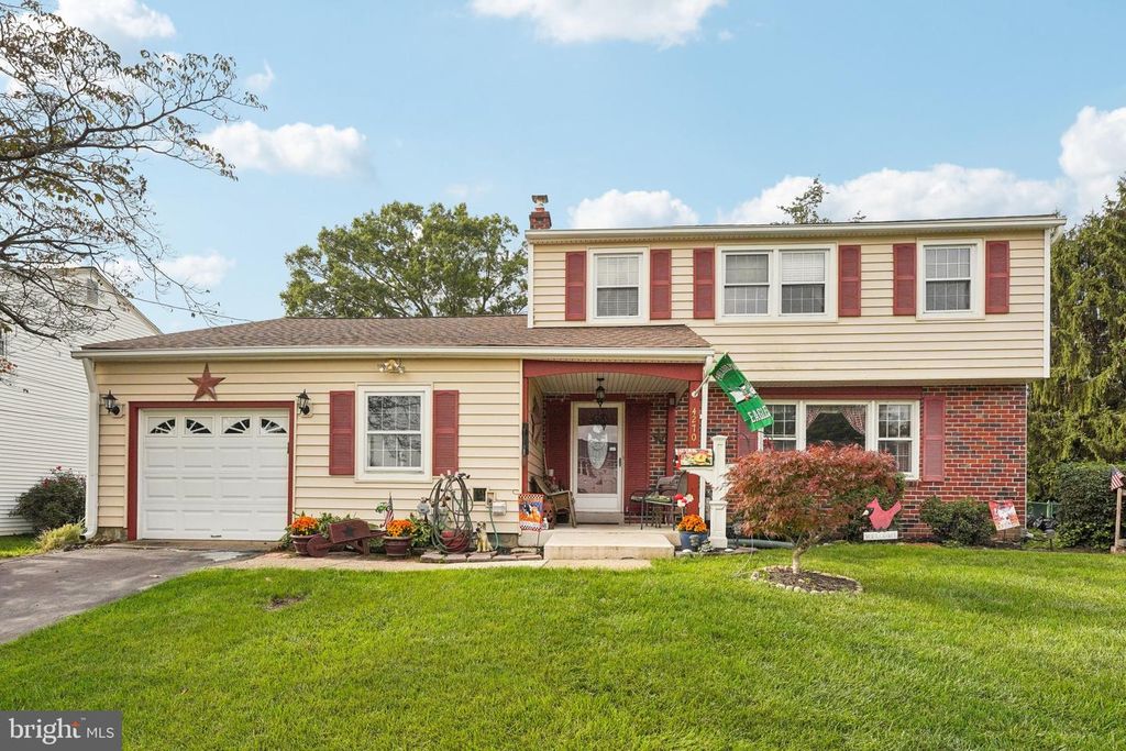 4270 MARIANNE DR, Brookhaven, PA 19015