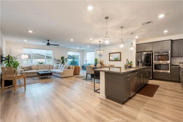 565 Hudson Way, Rialto, CA 92377
