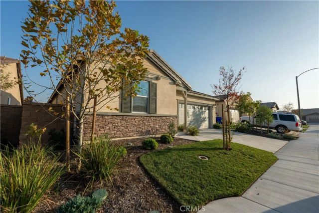 565 Hudson Way, Rialto, CA 92377