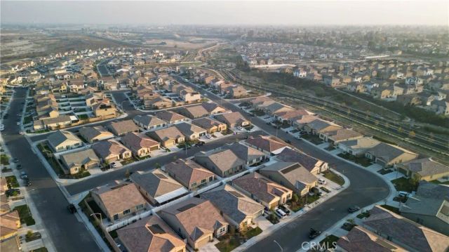 565 Hudson Way, Rialto, CA 92377