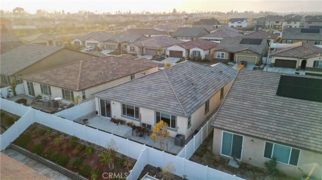 565 Hudson Way, Rialto, CA 92377