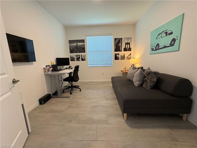 2458 Orchard ST, Naples, FL 34120