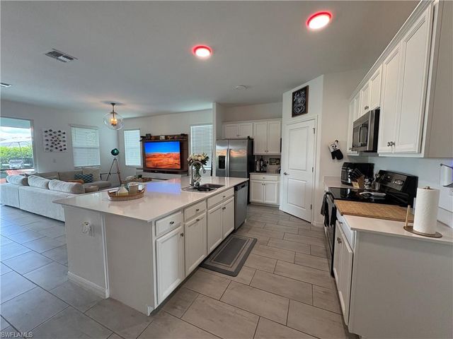 2458 Orchard ST, Naples, FL 34120