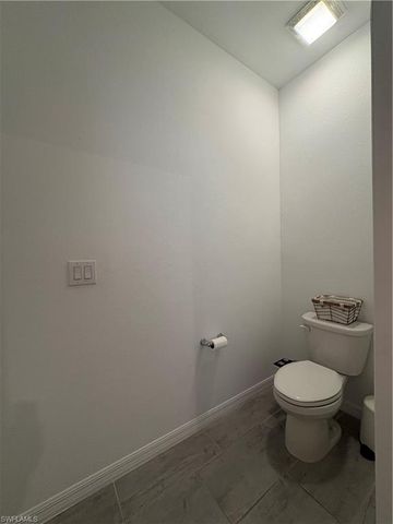 2458 Orchard ST, Naples, FL 34120