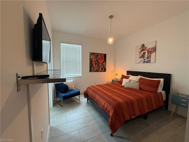 2458 Orchard ST, Naples, FL 34120