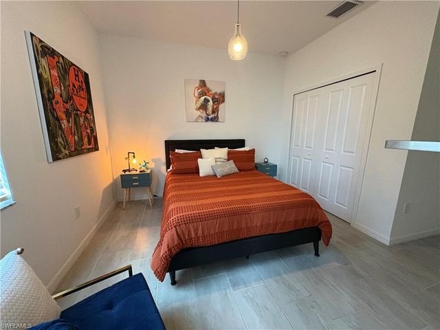 2458 Orchard ST, Naples, FL 34120