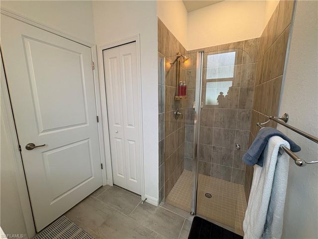 2458 Orchard ST, Naples, FL 34120