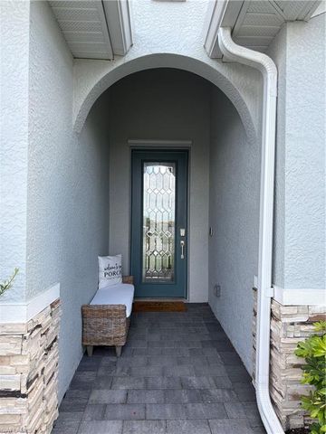 2458 Orchard ST, Naples, FL 34120