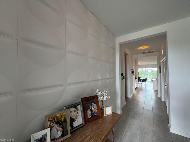 2458 Orchard ST, Naples, FL 34120