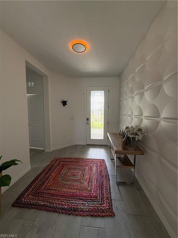 2458 Orchard ST, Naples, FL 34120