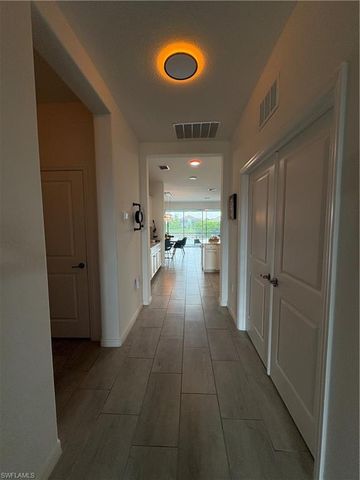 2458 Orchard ST, Naples, FL 34120