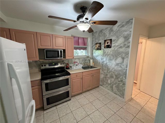 4935 SW 101st Ave 1, Miami, FL 33165