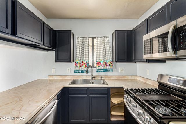 1624 E Calle Grandiosa, Tucson, AZ 85706