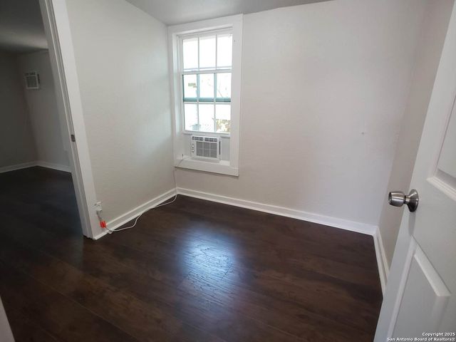 1529 N WALTERS, San Antonio, TX 78202