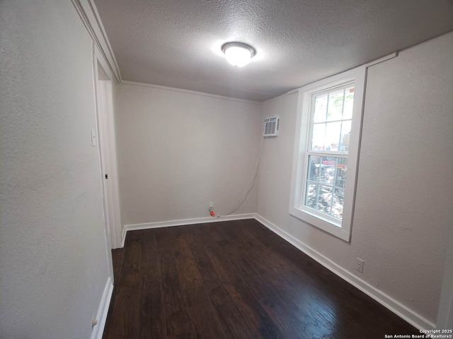 1529 N WALTERS, San Antonio, TX 78202
