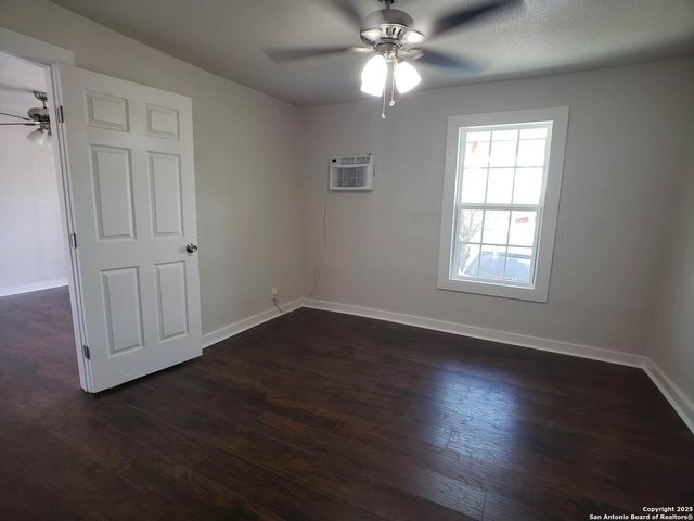 1529 N WALTERS, San Antonio, TX 78202