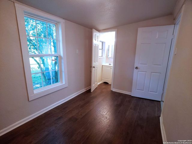 1529 N WALTERS, San Antonio, TX 78202
