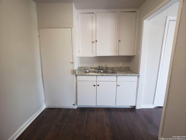 1529 N WALTERS, San Antonio, TX 78202