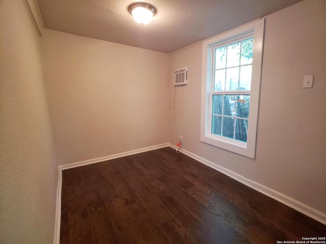 1529 N WALTERS, San Antonio, TX 78202