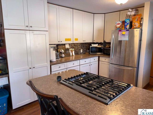 219 SE 5th Street, Madelia, MN 56062