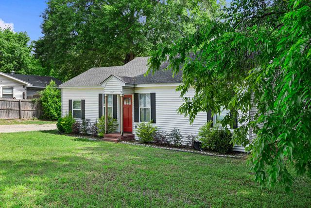 1021 N Montgomery St, Gilmer, TX 75644