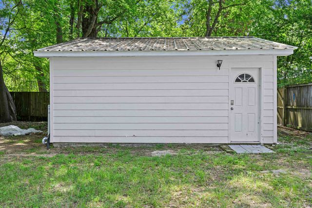 1021 N Montgomery St, Gilmer, TX 75644