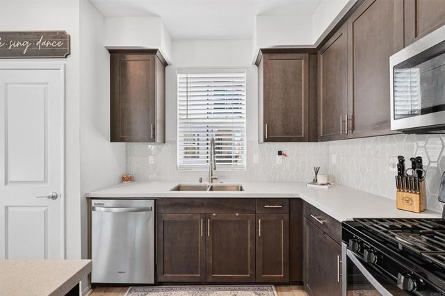 402 Carina Glen, Escondido, CA 92029