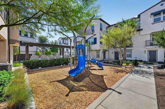 402 Carina Glen, Escondido, CA 92029