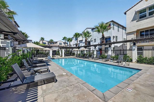 402 Carina Glen, Escondido, CA 92029