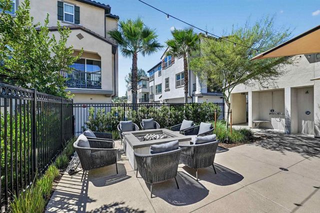 402 Carina Glen, Escondido, CA 92029