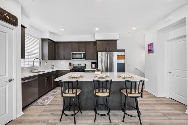 402 Carina Glen, Escondido, CA 92029