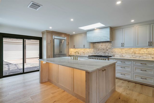 6645 Lange Circle, Dallas, TX 75214