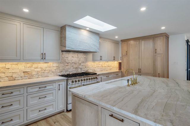 6645 Lange Circle, Dallas, TX 75214