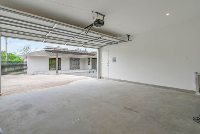 6645 Lange Circle, Dallas, TX 75214