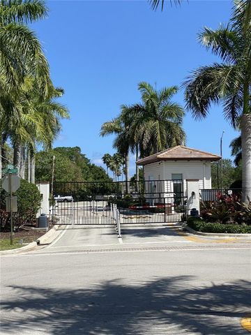 4676 Monarch Way, Coconut Creek, FL 33073