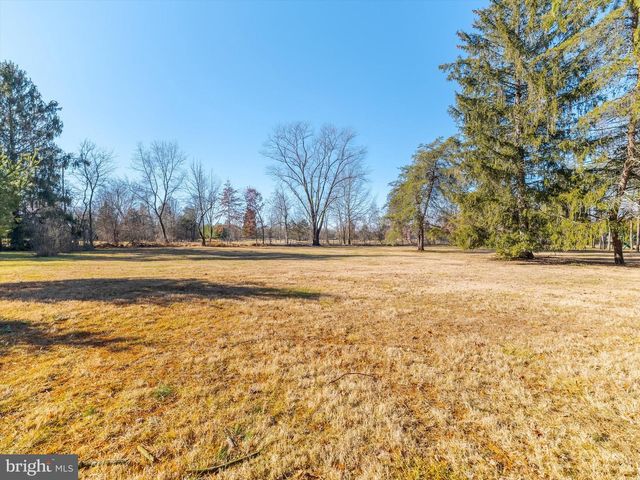 3210 HOGARTH LN, Collegeville, PA 19426