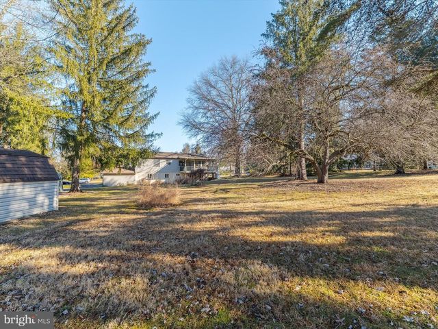 3210 HOGARTH LN, Collegeville, PA 19426