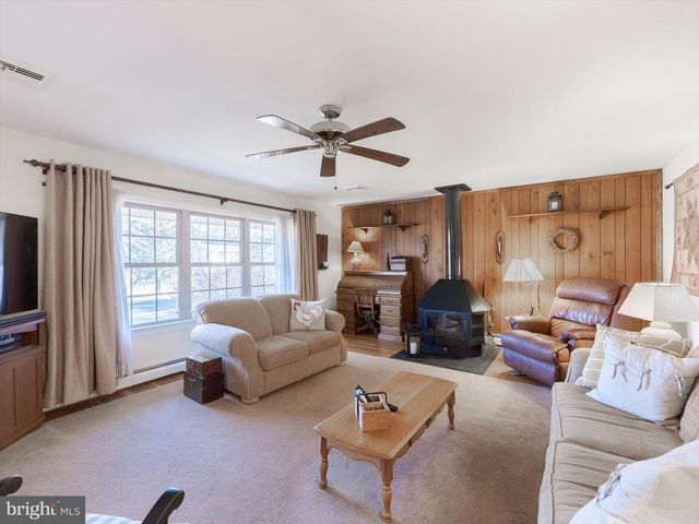 3210 HOGARTH LN, Collegeville, PA 19426