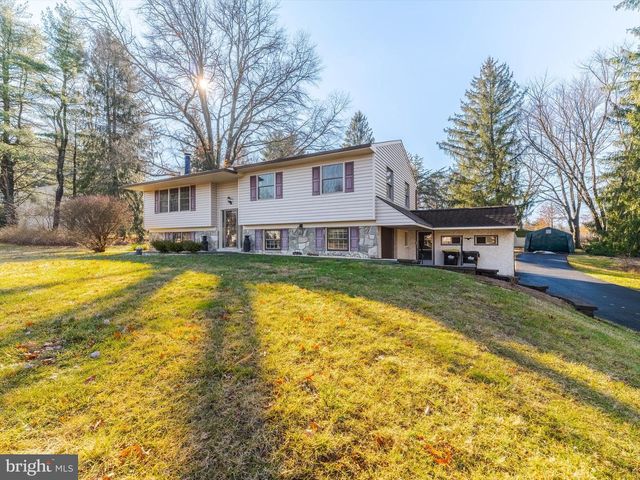 3210 HOGARTH LN, Collegeville, PA 19426