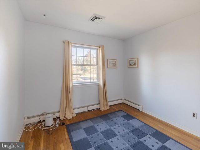 3210 HOGARTH LN, Collegeville, PA 19426