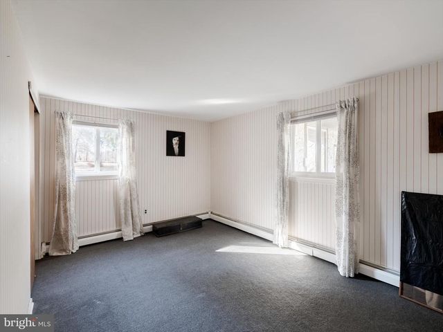 3210 HOGARTH LN, Collegeville, PA 19426