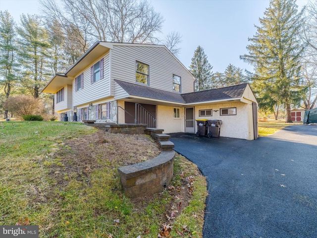 3210 HOGARTH LN, Collegeville, PA 19426