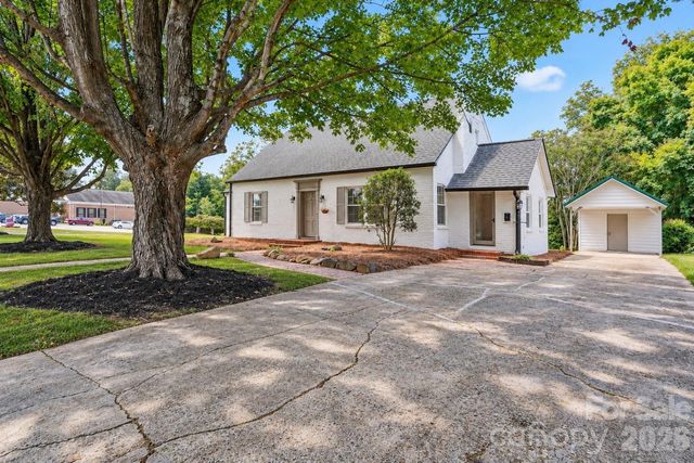 433 N Main Street, Mocksville, NC 27028