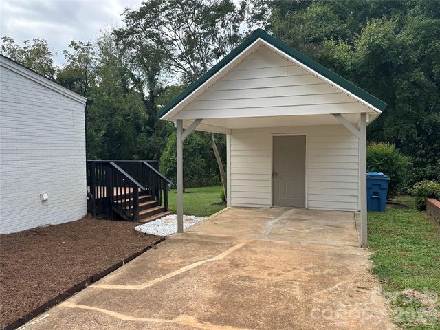 433 N Main Street, Mocksville, NC 27028