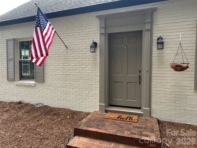 433 N Main Street, Mocksville, NC 27028