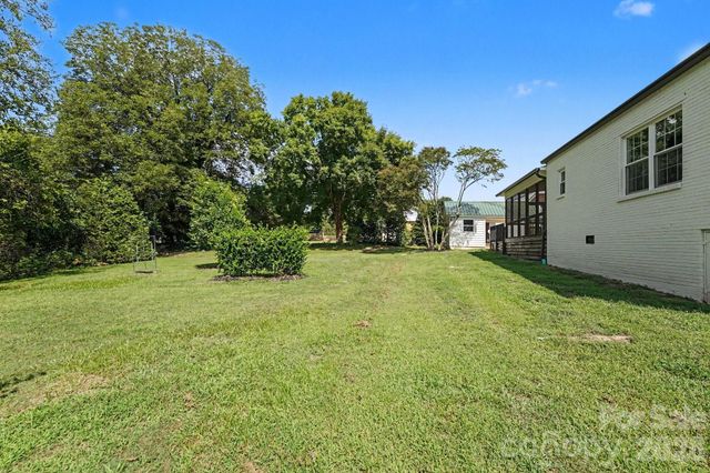 433 N Main Street, Mocksville, NC 27028