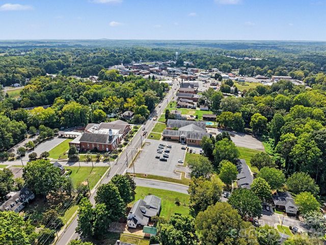 433 N Main Street, Mocksville, NC 27028