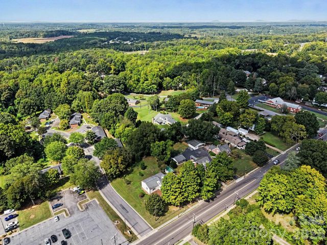433 N Main Street, Mocksville, NC 27028